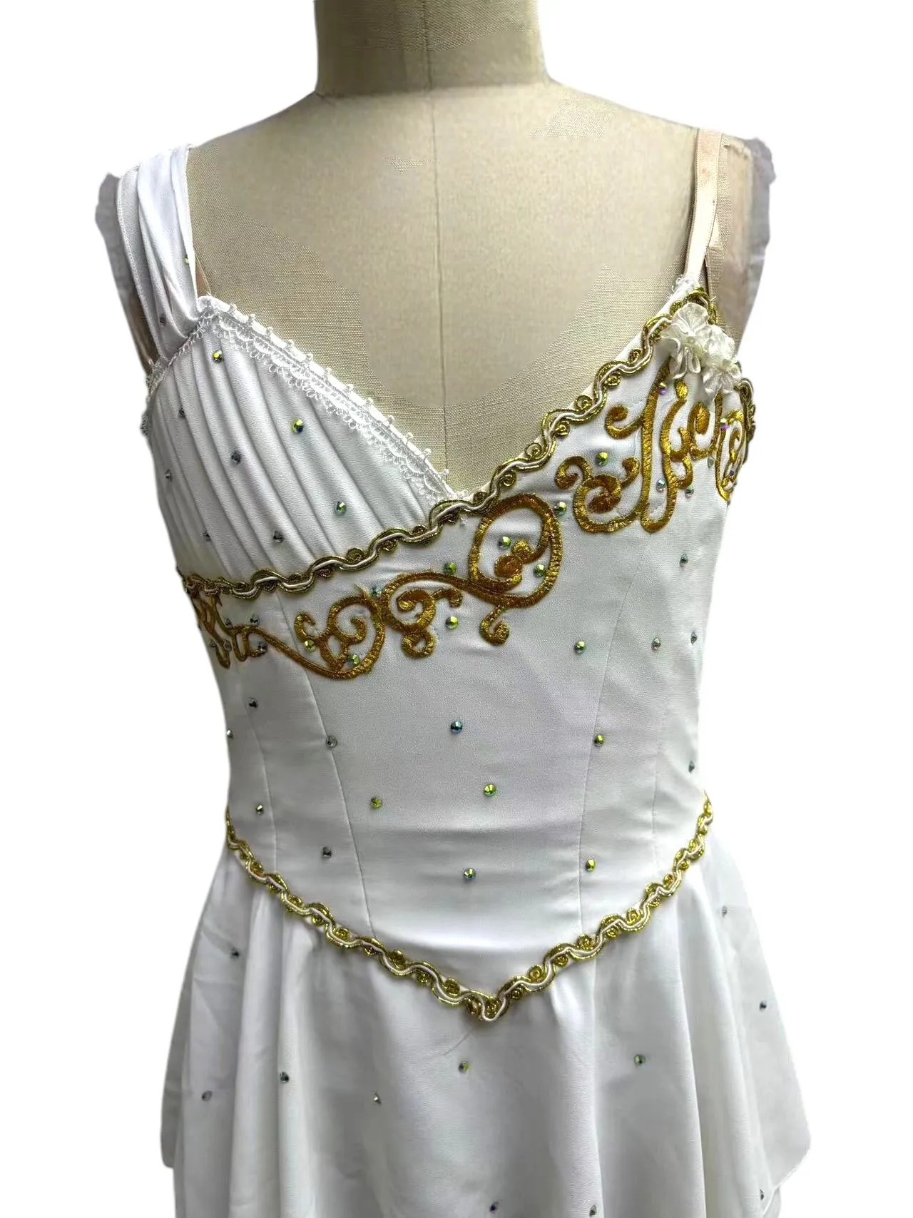 White Diana Costume - Image 3